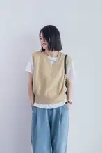 春用のシンプルな杏色ニットVネックベスト【ウエストシェイプ・重ね着対応】