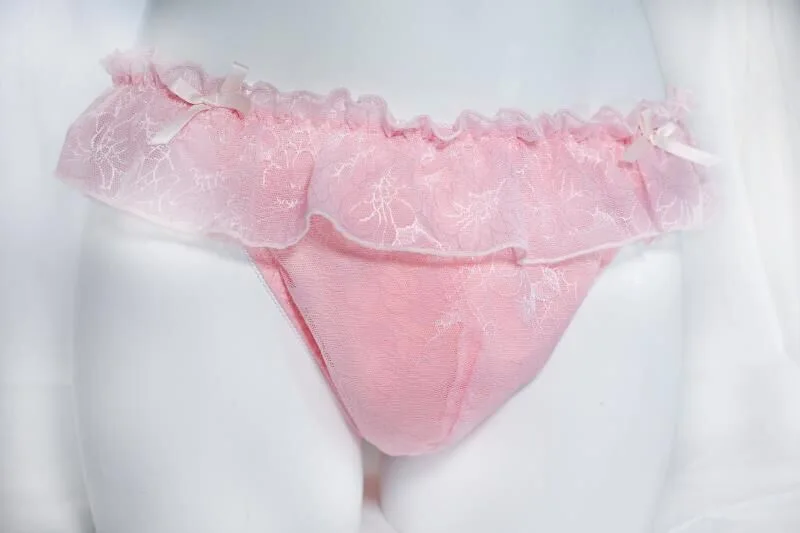 レーストリム付きメンズボクサーパンツ：無痕設計とフィット感を重視した夜間使用向けアイテム