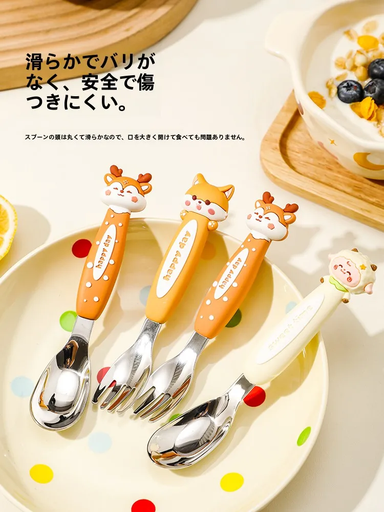 離乳食のスプーンを初めて使うとき、どうやって選び、どう使うの？