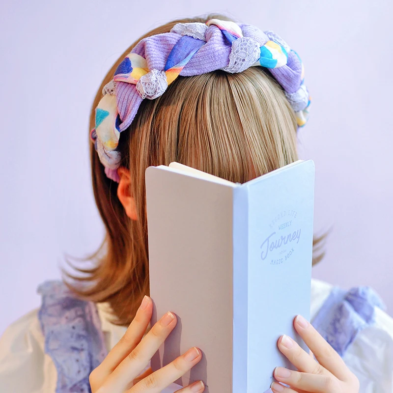 ハテナブロックとヘアバンドの違いは？手作り編み込みヘアバンドがなぜ今注目されているのか？
