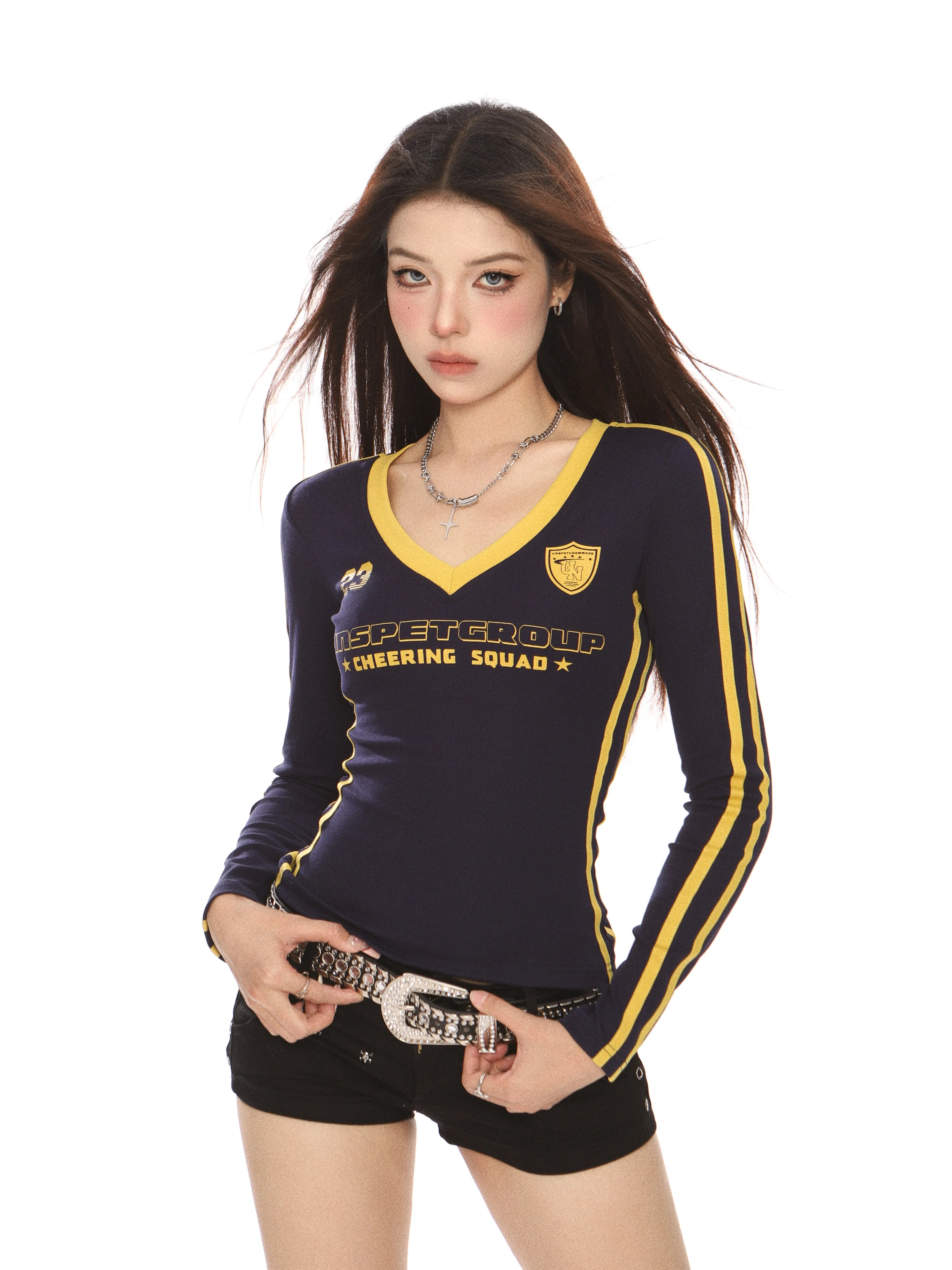 長袖Tシャツ レディース 秋季 スポーツ スリム トップス 春コーデに最適なネイビーブルーとピンクの組み合わせ