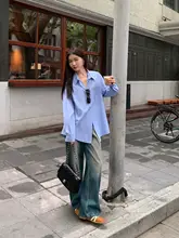 青いストライプの女性用シャツ【春秋・デザイン・長袖・レイヤードスタイル】