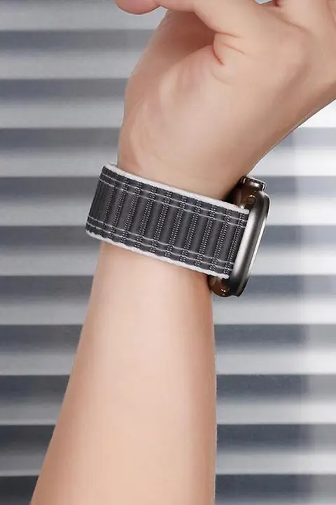 iWatch8対応 ナイロン製リングバンド【Apple Watch用・超軽量・通気性・マジックテープ式・49/45/42/41mm対応】