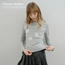 花柄のレース長袖Tシャツ【透け感・フィットデザイン】