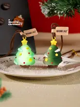 光る変色クリスマスツリー型チャーム【クリスマス飾り・車用・バッグ・キーホルダー】