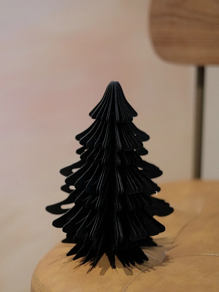 折り紙クリスマスツリー：12月の季節感を活かしたおしゃれな家庭用装飾