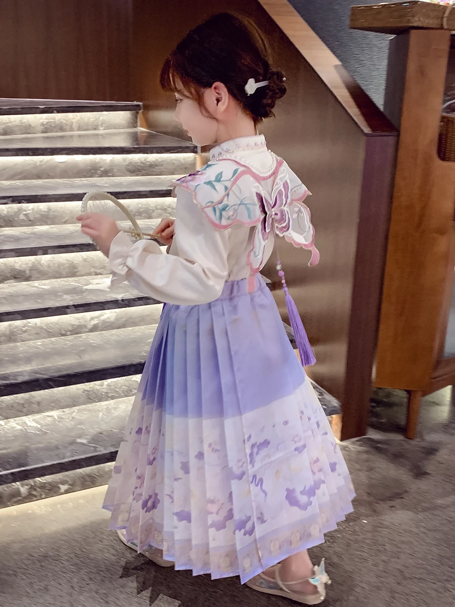 赤ちゃんの法事に着せるべき女の子の服は？新中式馬面スカートがおすすめの理由