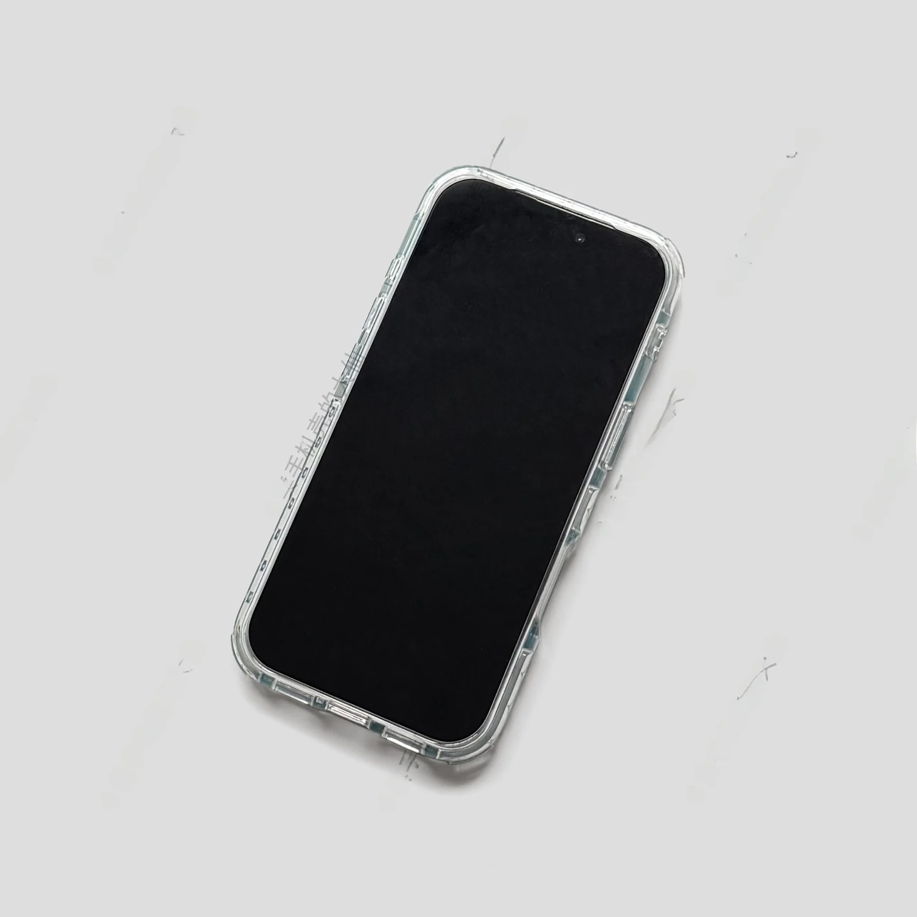 iPhone 15 ケースはどのタイプがおすすめ？蝶々デザインのハードシェルが今、注目されている理由