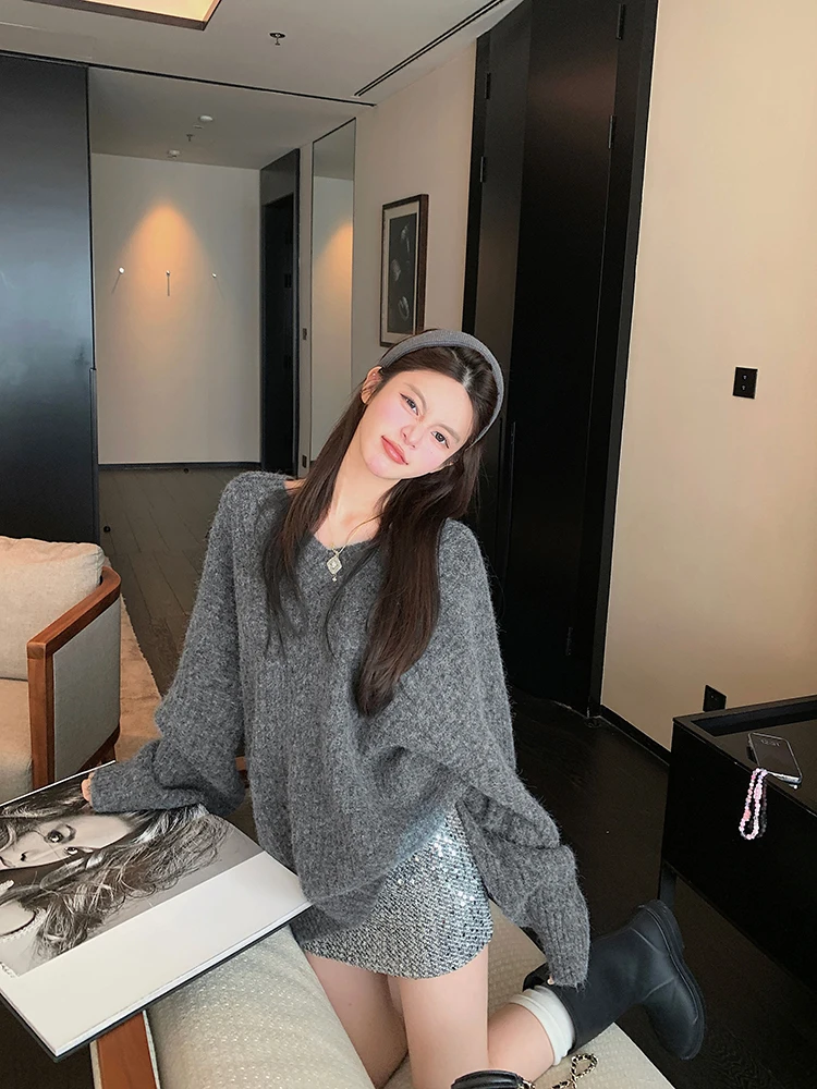大人可愛い服 50代コーデ | フォググレーVネックニットの完全ガイド