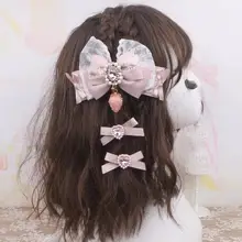 可愛らしいデザインのストロベリーレース付きヘアクリップ【大きなリボン・手作り】