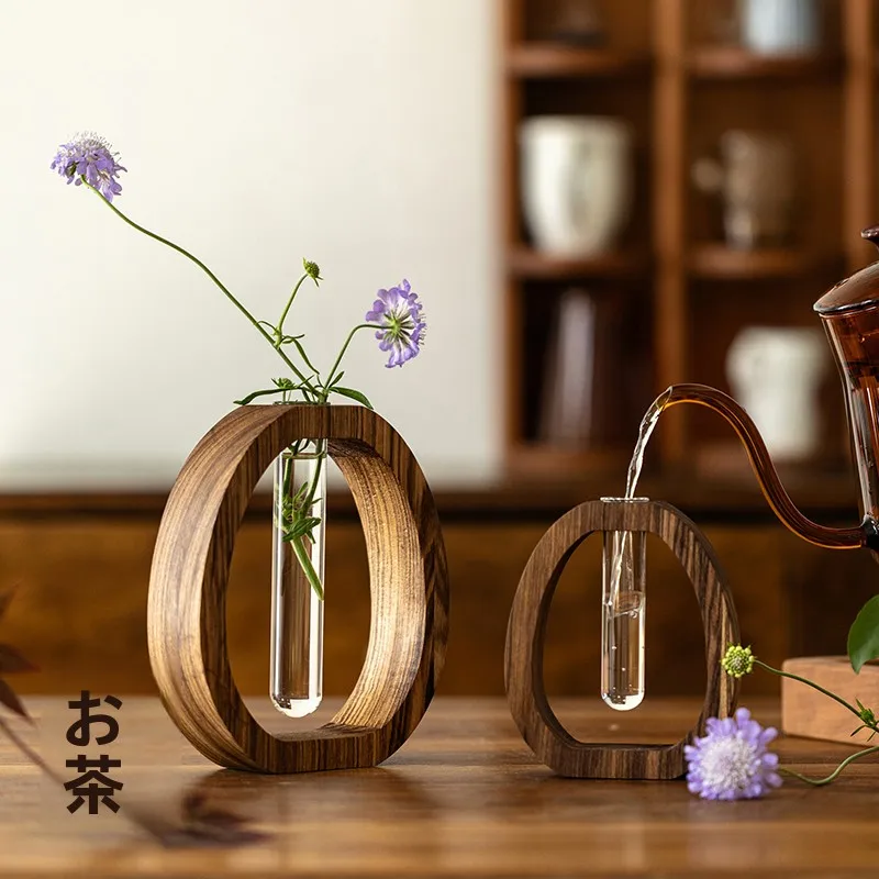 壁掛け試験管花瓶：新中式インテリアの個性と空間の調和