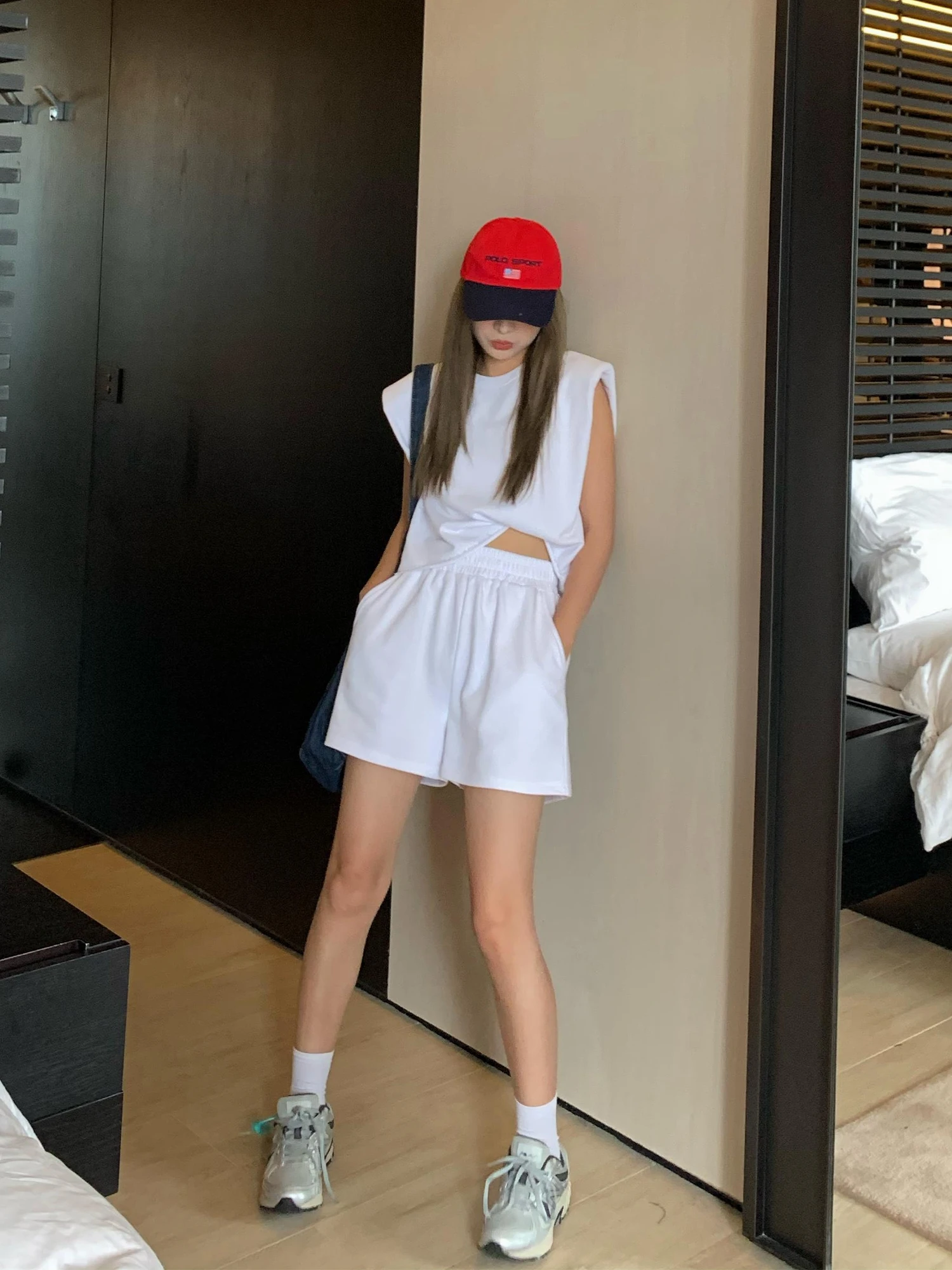 ぴったりTシャツがダサいと感じる理由は？夏の無袖Tシャツで解決できる3つのポイント
