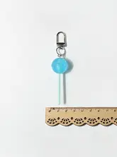 マカロンデザインのキーホルダー【個性的な飾り付き】
