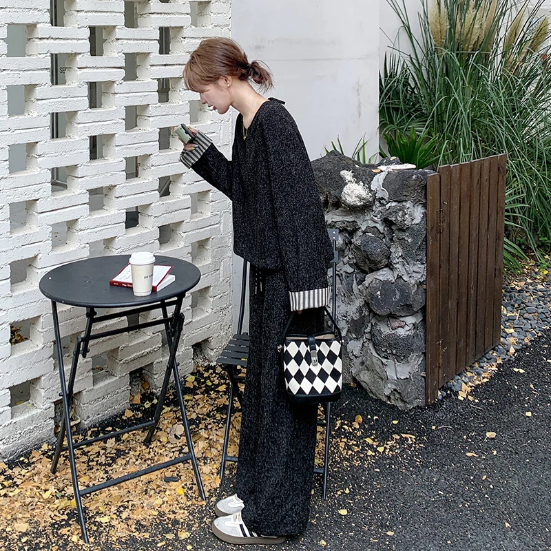 黒とグレーのコーデは、どう選ぶ？シンプルさとスタイリッシュさのバランスを取るための実践ガイド