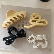 ドット柄犬モチーフバンスクリップ【リボン付き・高級感・後ろ髪用】