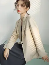 杏色のゆったりしたジャケット【斜めスリットデザイン・小柄向け・ファッション性あり】