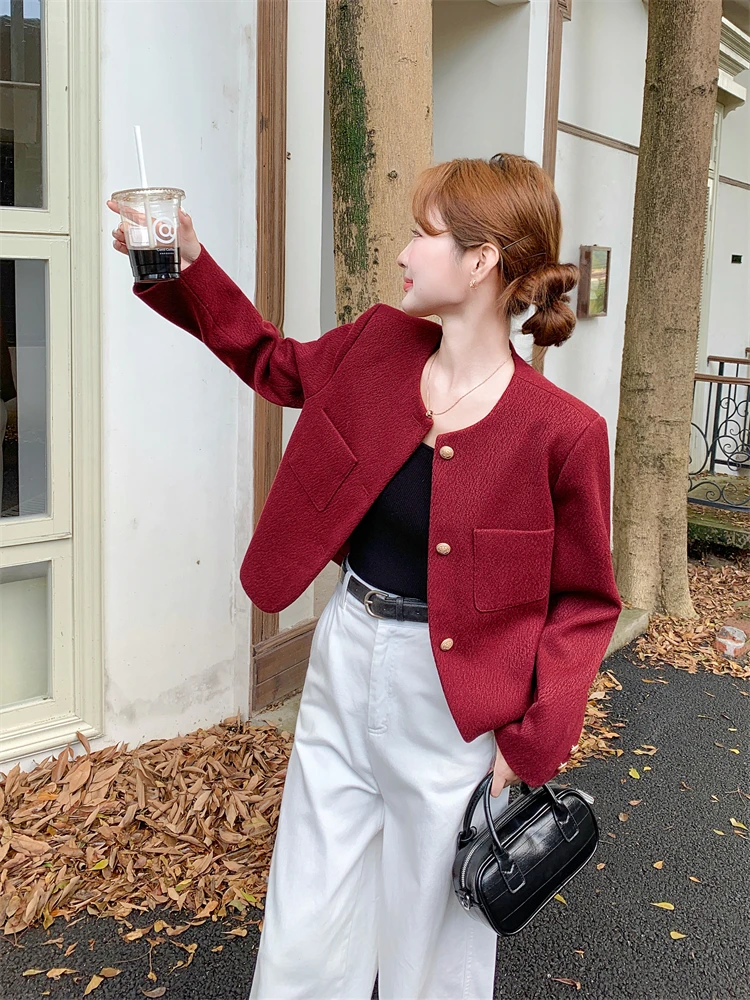 赤色コーデを失敗させないための1つの鍵は？