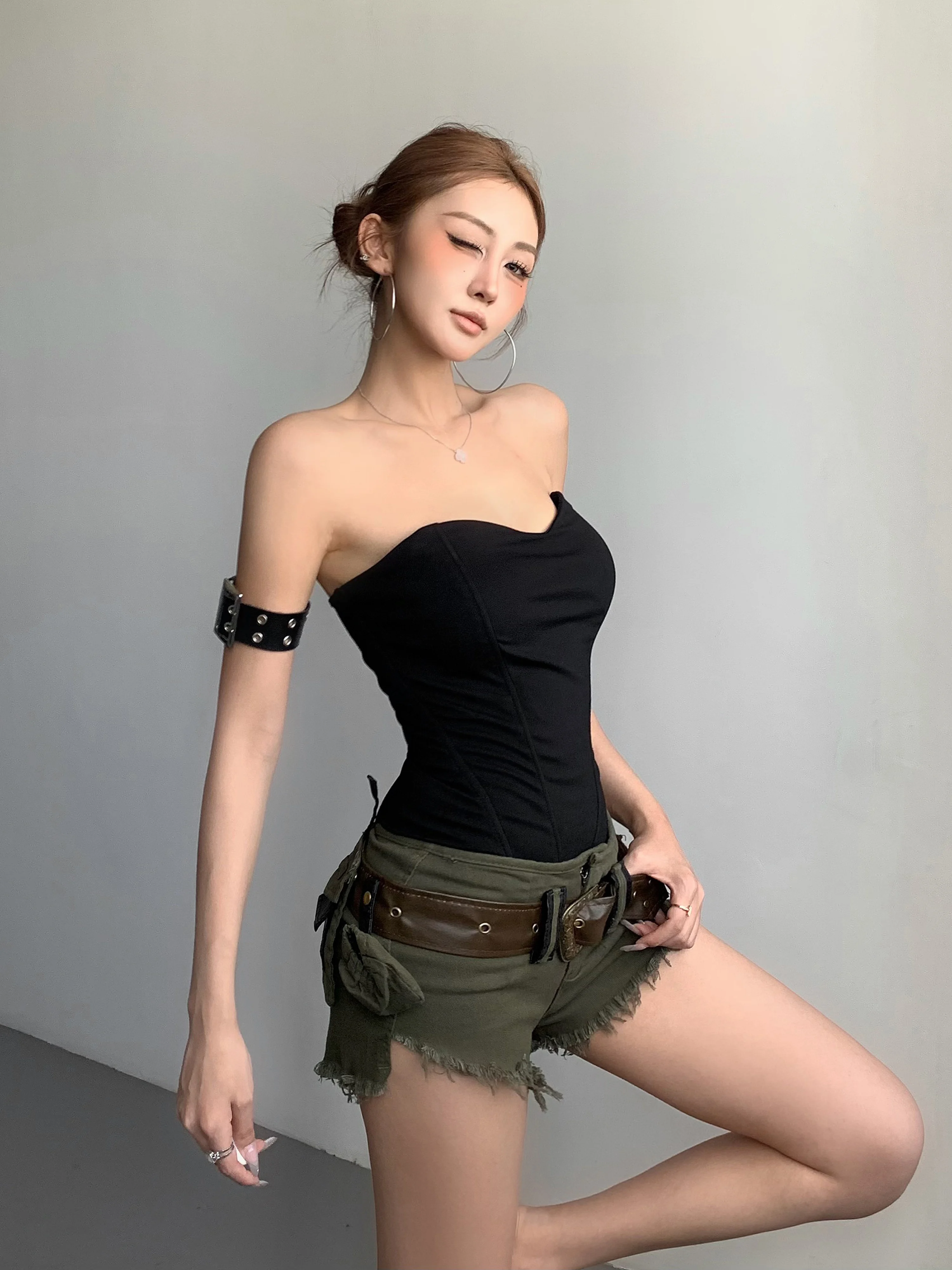 セクシーなフィット感のあるビスチェ：chestサイズとバストトップのバランスを実現