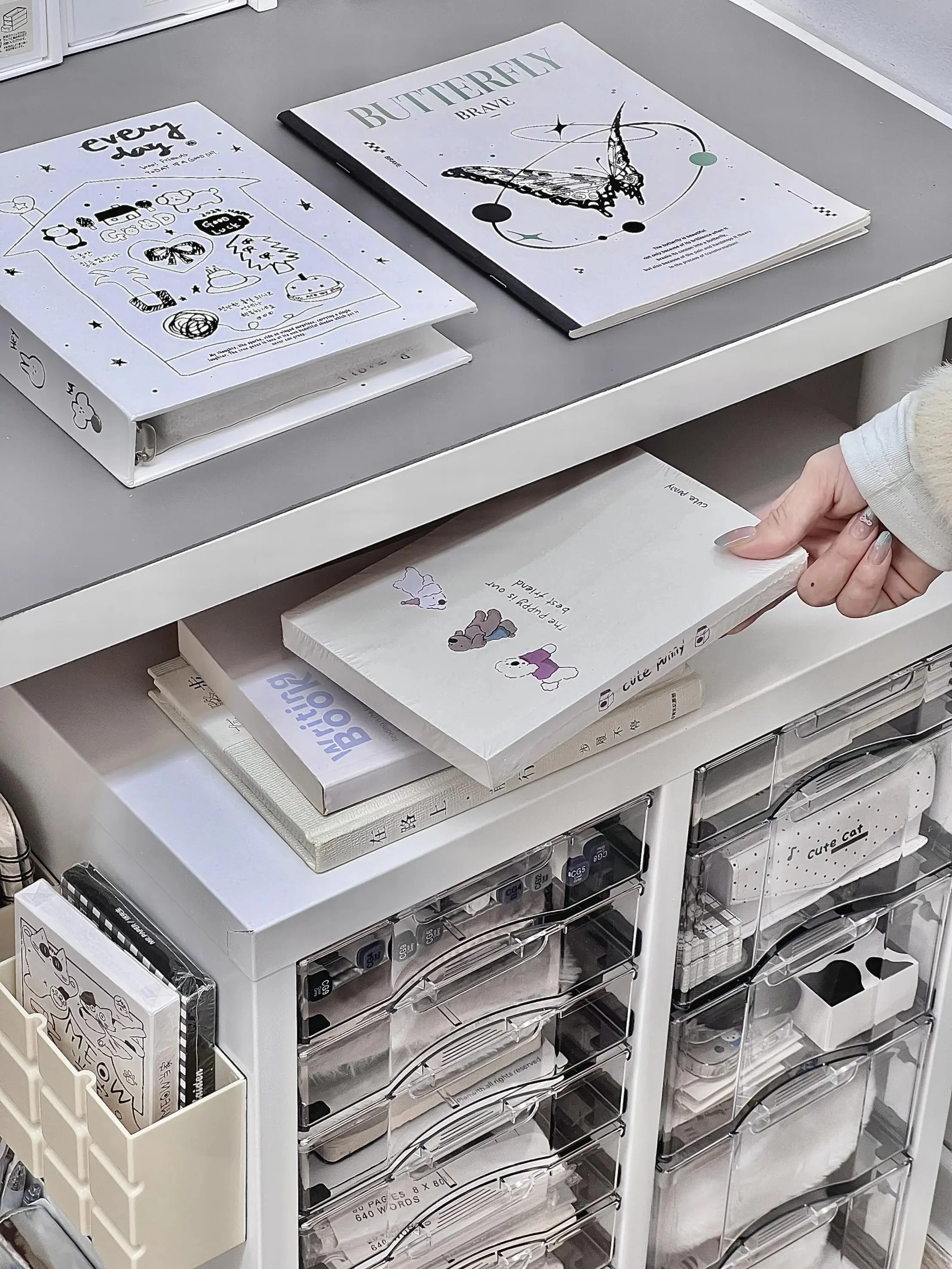 多層引き出し収納キャビネット：教室や書斎に最適な高機能金属収納家具の実用性と選定ガイド