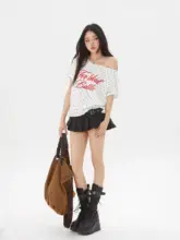 ドット柄のオフショルダー短袖Tシャツ【アメリカンビンテージ・体型カバー・ショート丈】