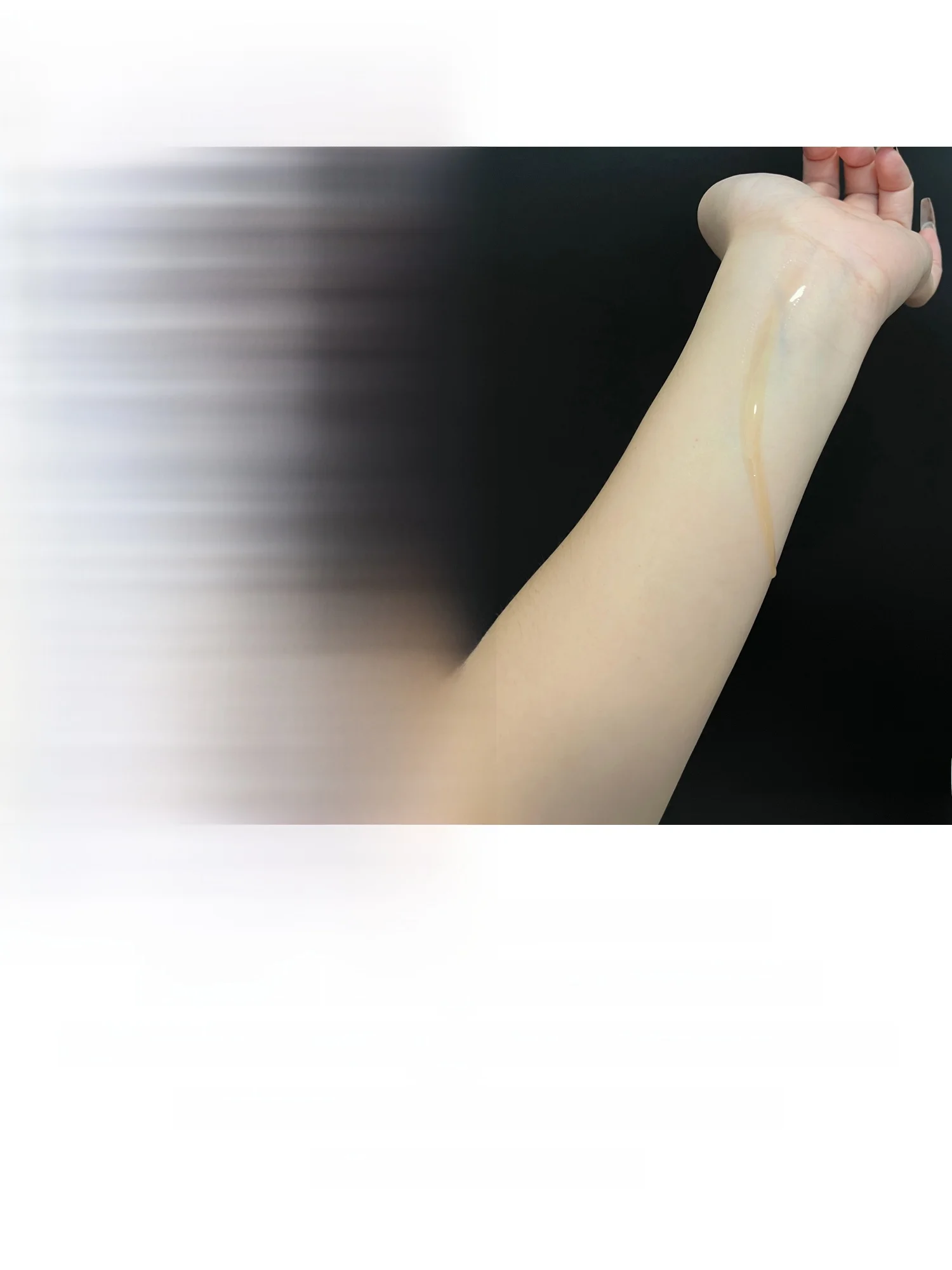 保湿効果で肌をしっとり整える！肌用修紅エッセンスの効果と正しい使い方