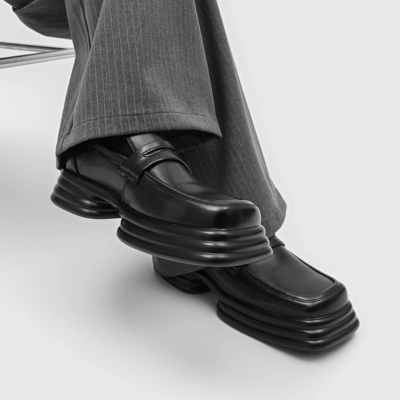 厚底ローファーをどう選ぶ？実際の使い方と、2026年新作の「弥客」がなぜ注目されているのか