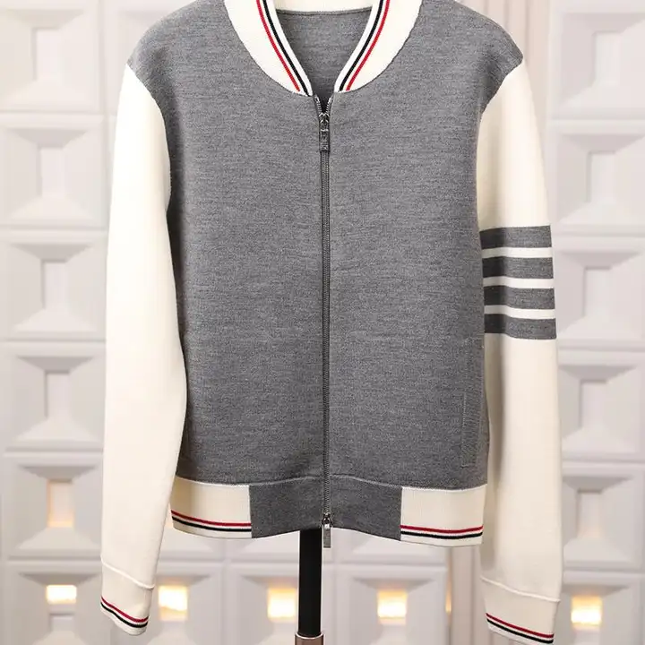 暖かく体型をカバーする100%ウール配色ニットカーディガン