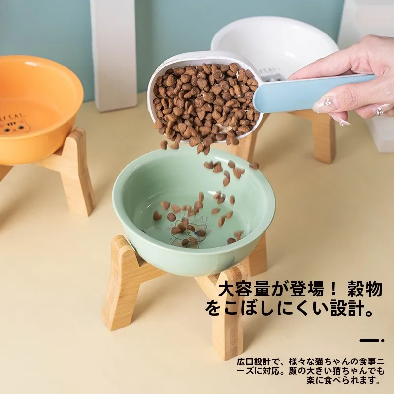 猫犬用セラミック食器：木製スタンド付きで転倒防止の高さ設計
