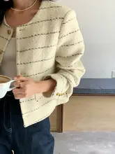 ストライプ柄のショートジャケット【フレンチスタイル・ボタン】