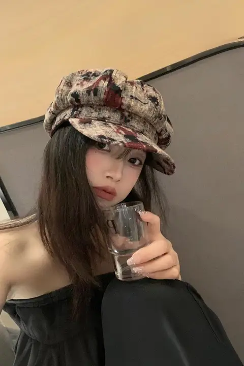 レトロなY2Kスタイルのドビーハット【女性用・秋春向け・広めのブリム・薄手デザイン】