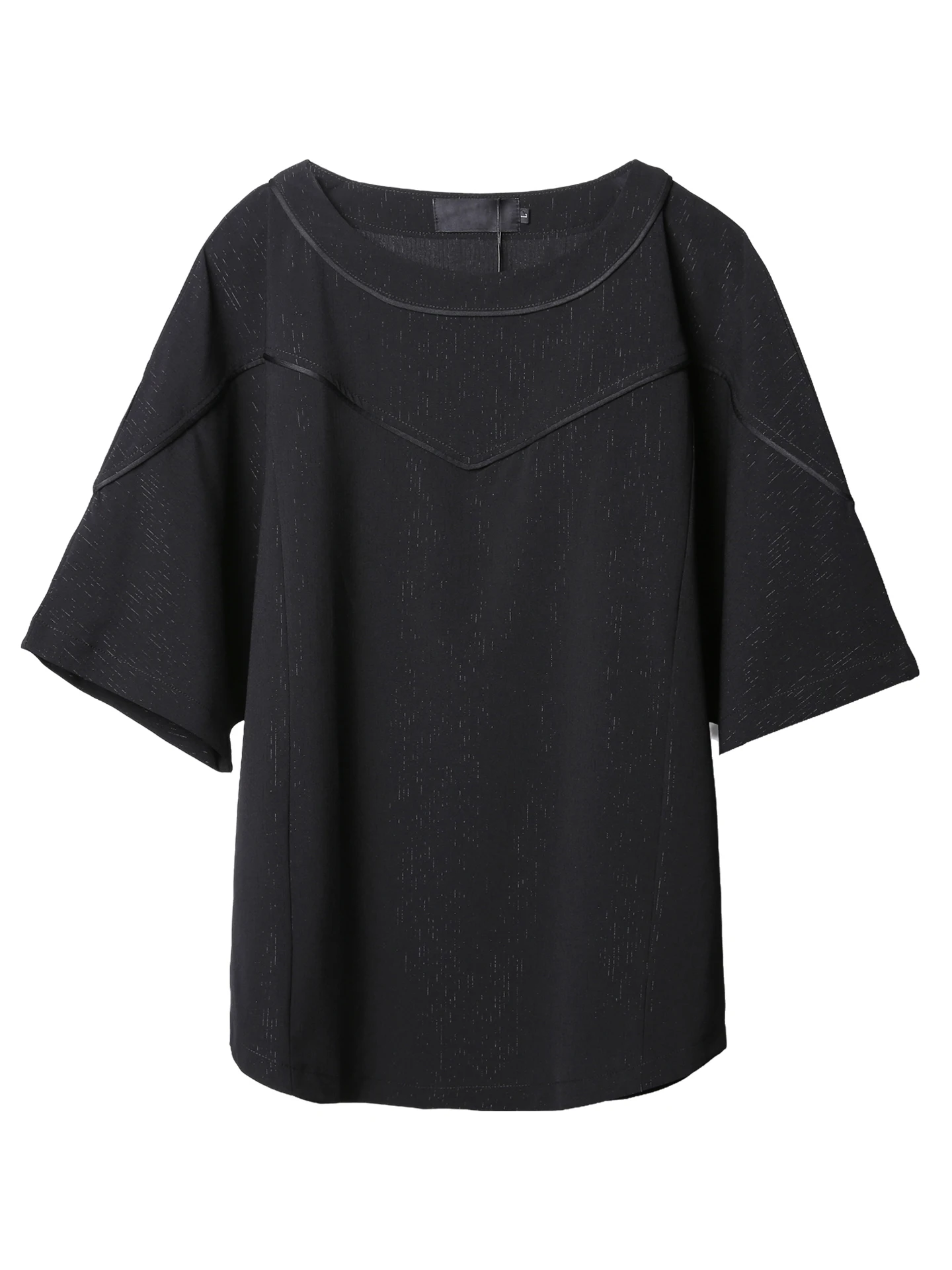 ピチピチTシャツ メンズはどんな感じ？通気性や素材、価格まで徹底解説！