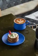 クラインブルー 陶器製コーヒーカップ＆ソーサー【エレガントデザイン・欧風】