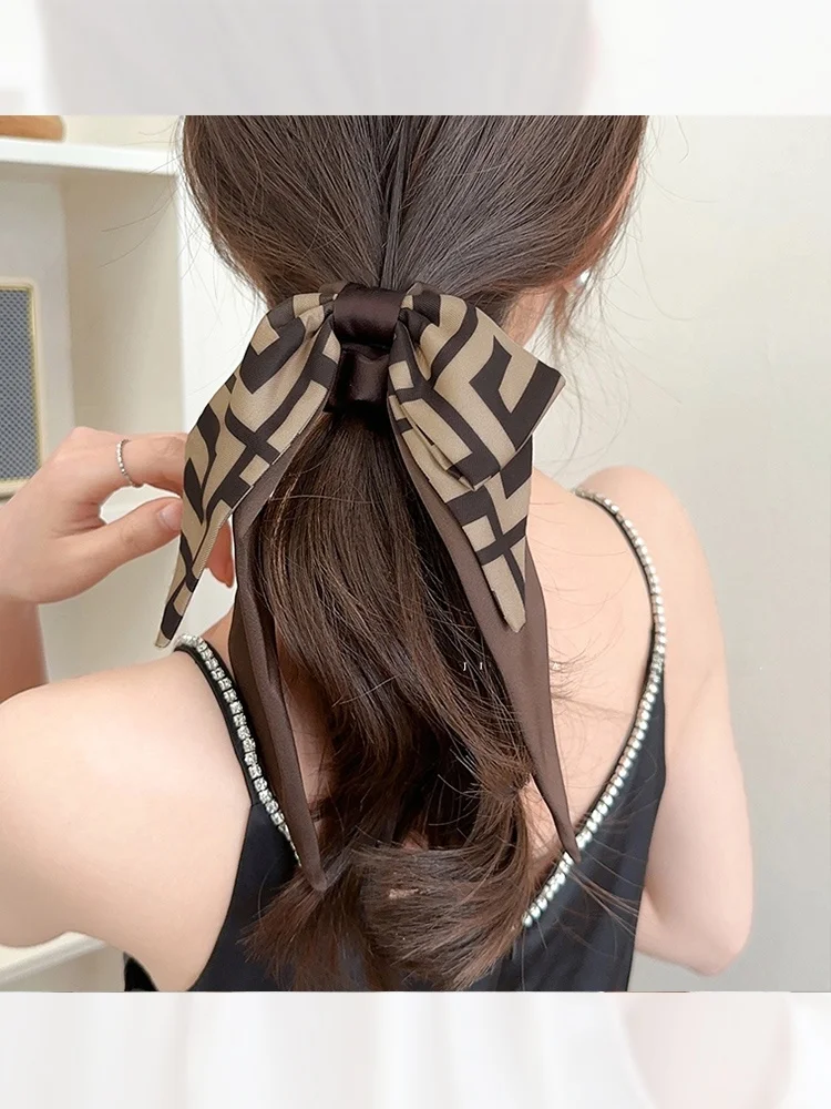 低いポニーテール用リボンヘアバンド：スタイリッシュな法式デザインで簡単な外ハネスタイルを実現