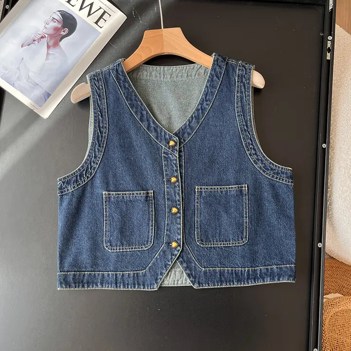 春の新作レトロデニムノースリーブベスト【Vネック・ボタン留め・重ね着対応】（セットアップ対応）