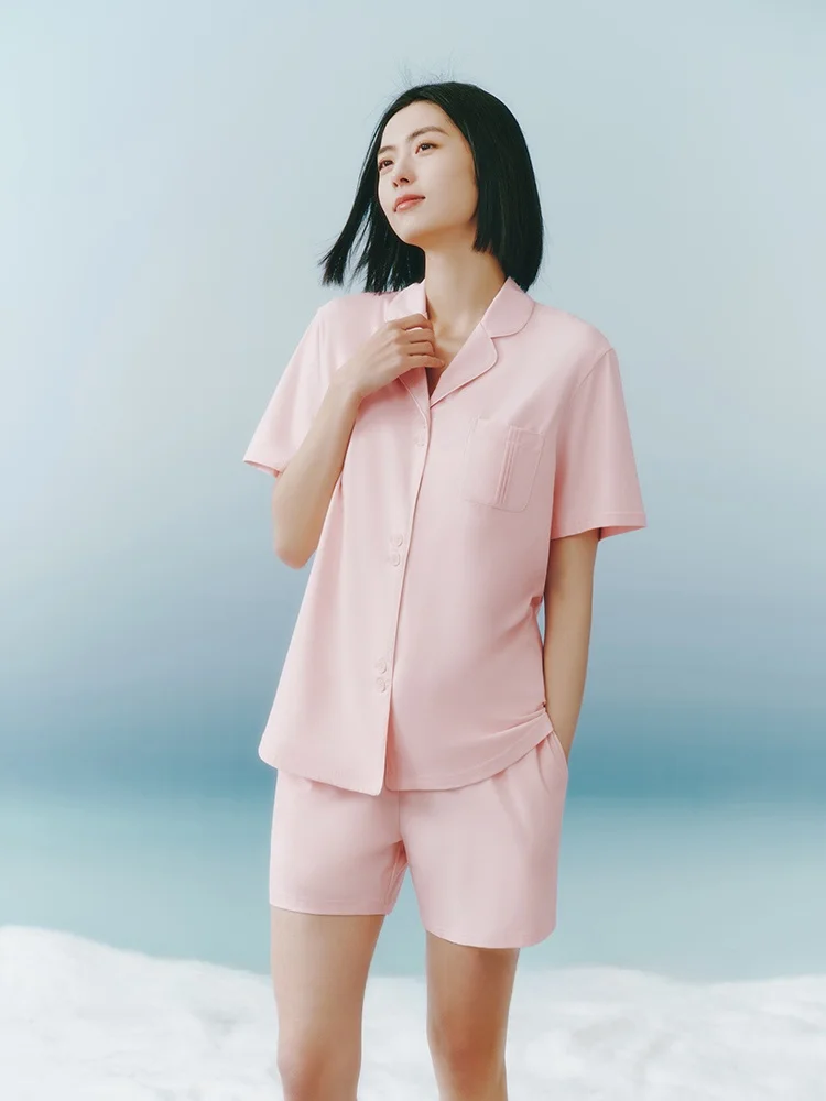 汗をかいても臭わない服：抗菌透湿素材のパジャマセットが実現する快適な夏の着用体験