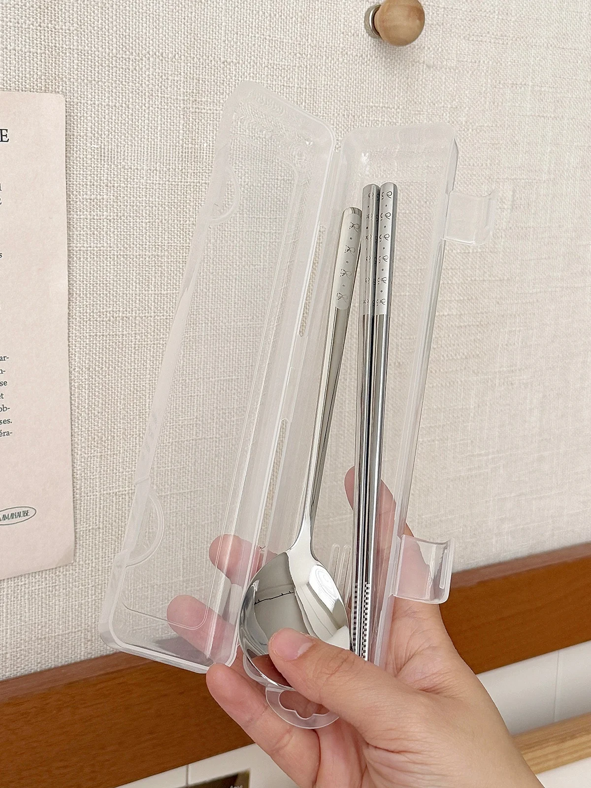 かわいいリボンデザインのステンレス製カトラリーケース22cm：収納・持ち運びに最適な実用性を解説