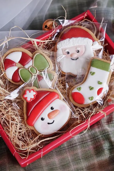 クリスマスデザインのサンタクロース＆スノーマンクッキー型【棒付き・デコレーション用】（セットアップ対応）