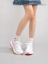 夏の女性用スポーツシューズ【軽量・クッション性・ランニング向け】