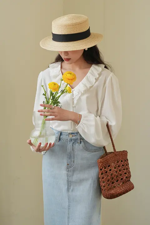 刺繍入りVネックシャツ【フランス風・秋夏用・デザイン性・女性用】