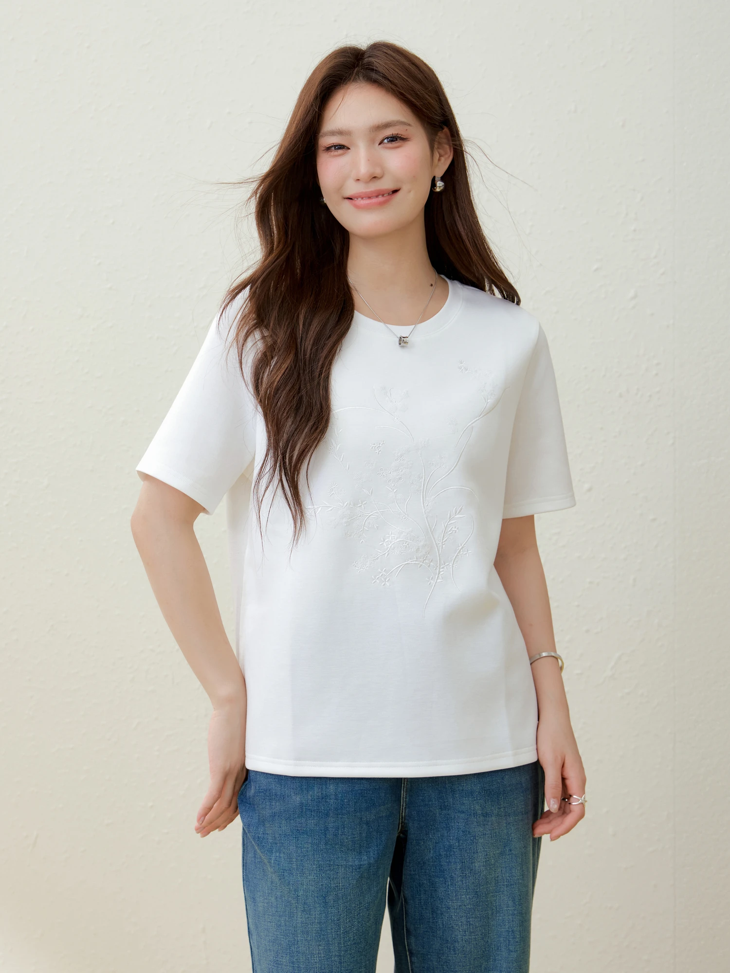 5000円のTシャツで通勤スタイルを変えるには？夏に最適な印花Tシャツの選び方を徹底解説