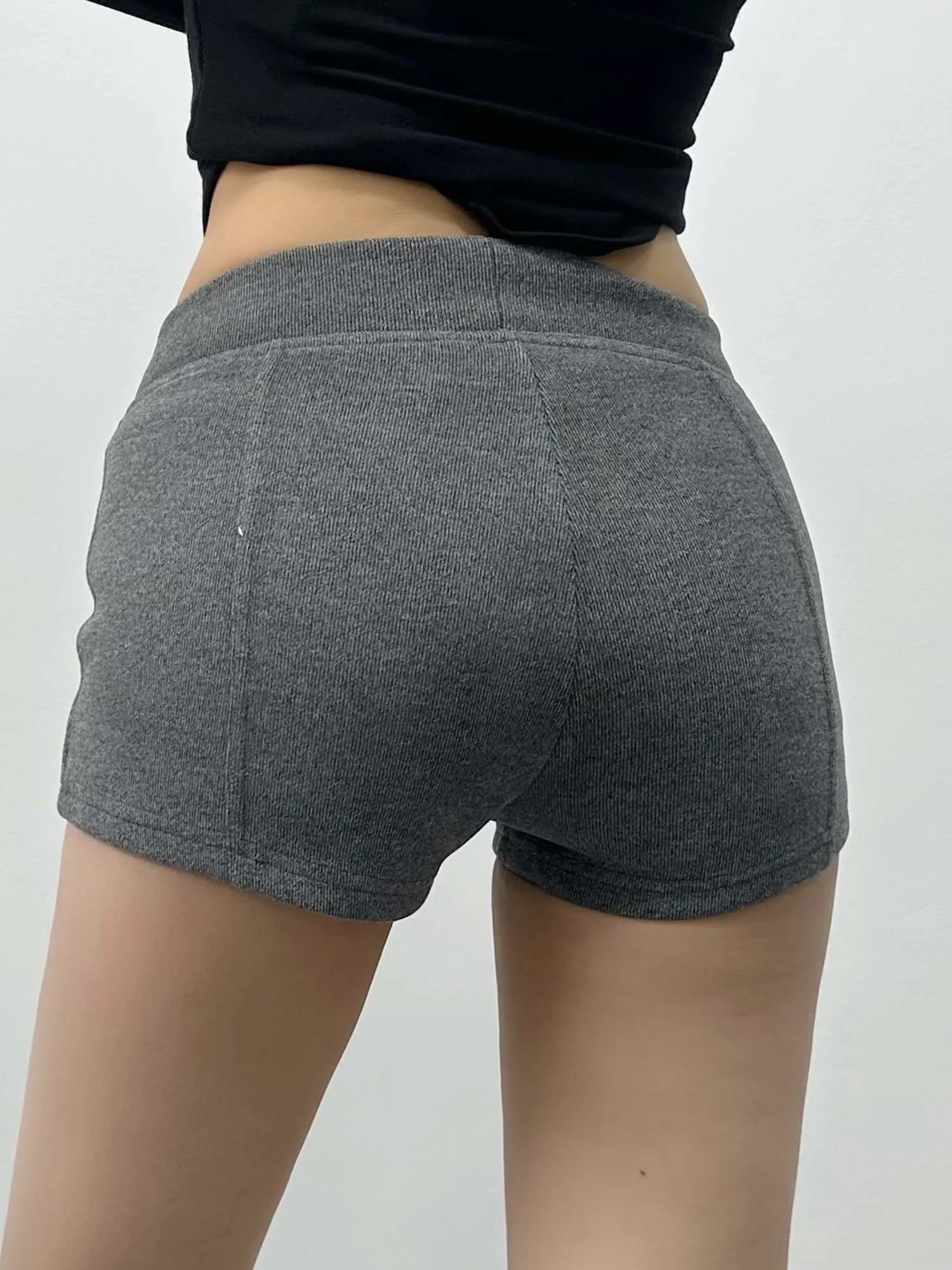 40歳の女性が「ショート」に変えるべき理由は？今こそ注目すべきカジュアルスタイルの秘密
