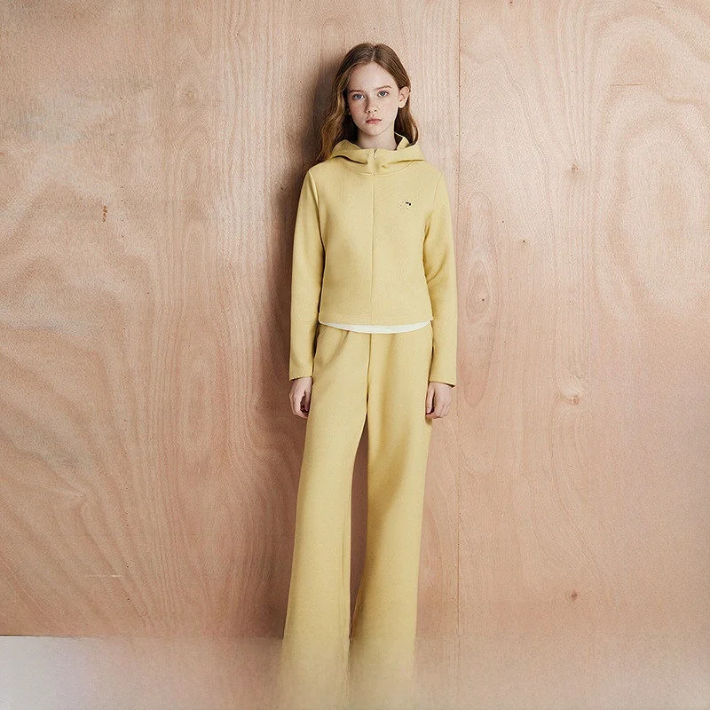 かわいいファッションをどう選ぶ？シンプル可愛い服の選び方と、秋冬にぴったりなセットアップの秘密