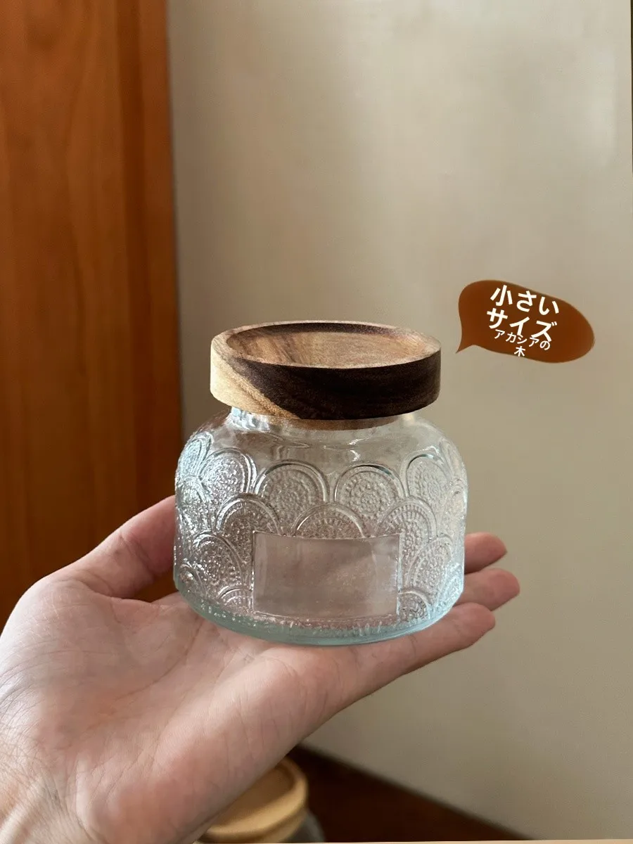 レトロガラス製ウオルナット木密封容器：防潮設計と彫刻デザインが特徴のキッチン収納