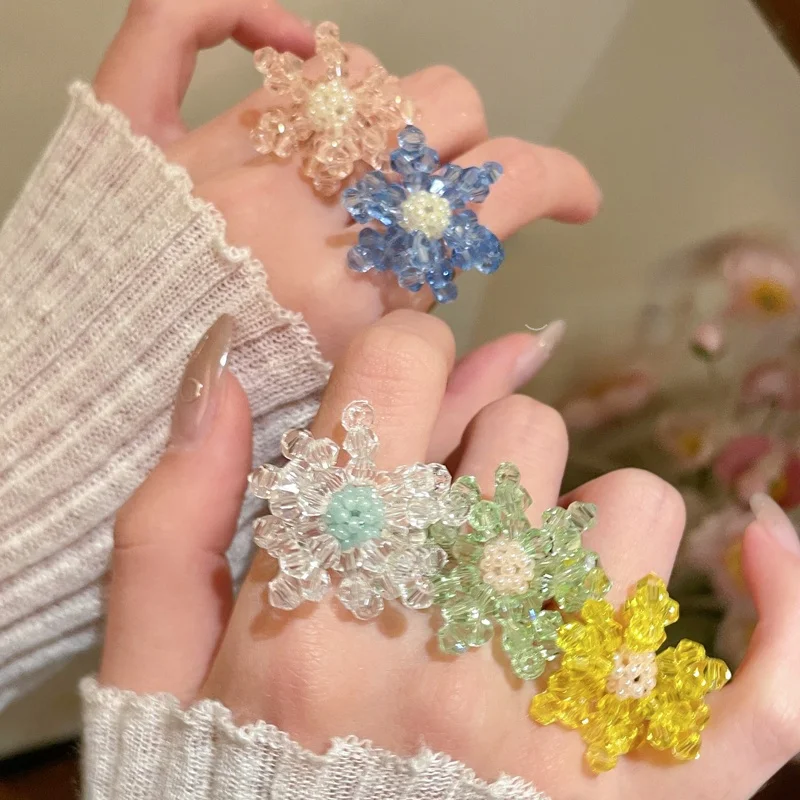 夏用カラフルビーズリング：海辺の雰囲気を楽しめる個性的なアクセサリー
