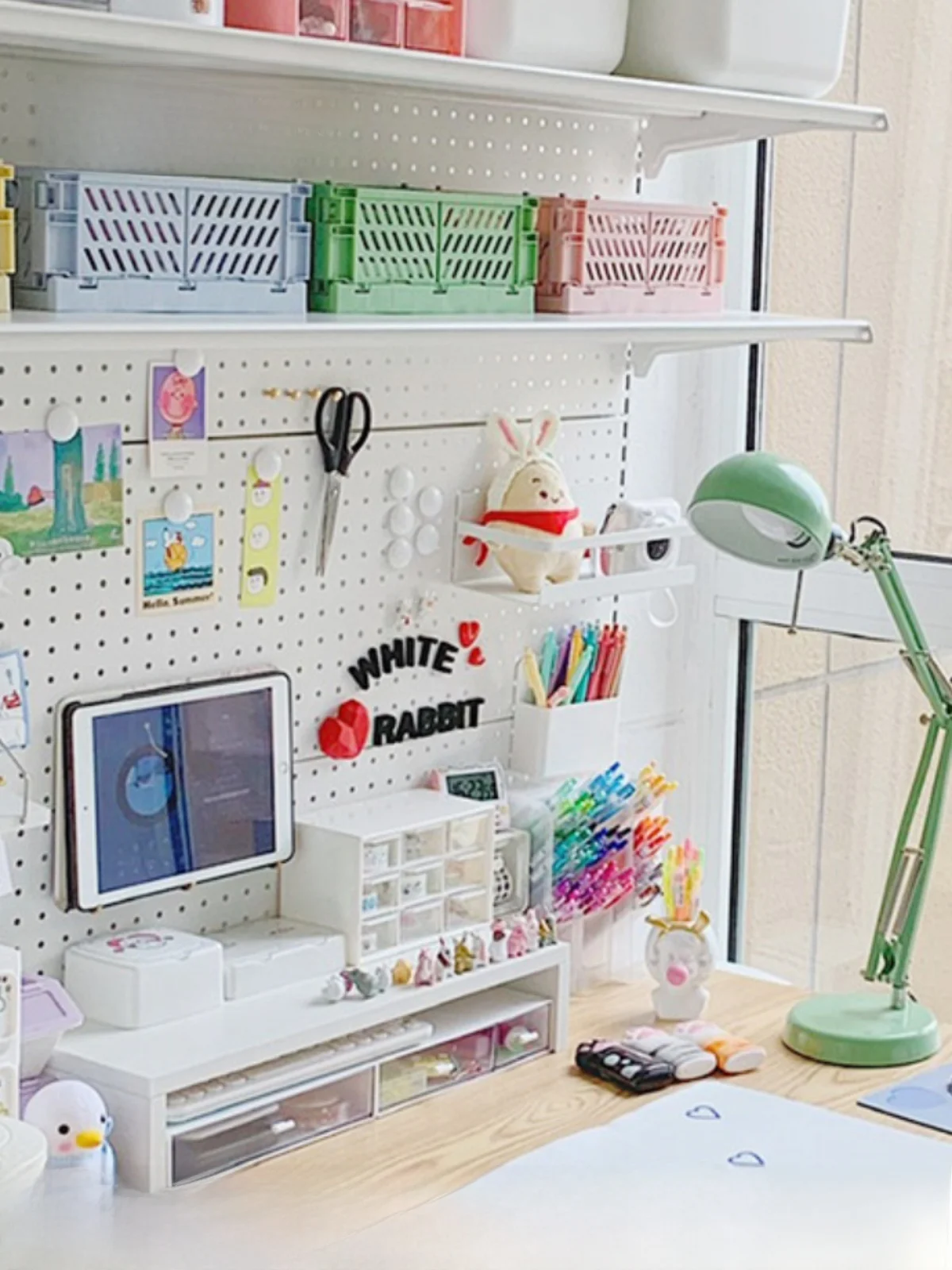揃えるミニマリスト部屋づくりアイテム | 実用性と美しさのバランスを徹底解説