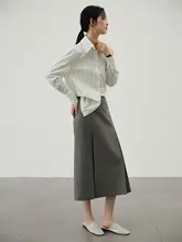 ストライプシャツ 女性 秋の カジュアル ゆったり 襟付き