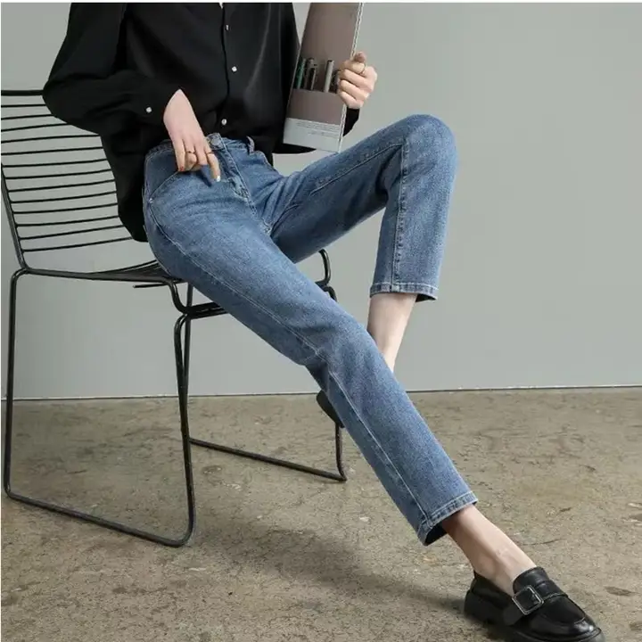 春夏用 レディース浅青色ストレートデニムパンツ【ハイウエスト・ゆったり・9分丈】