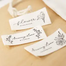 黒いクジラとチューリップ柄の手作りコットン布ラベル【縁取り・大ラベル・ハンドメイド素材】