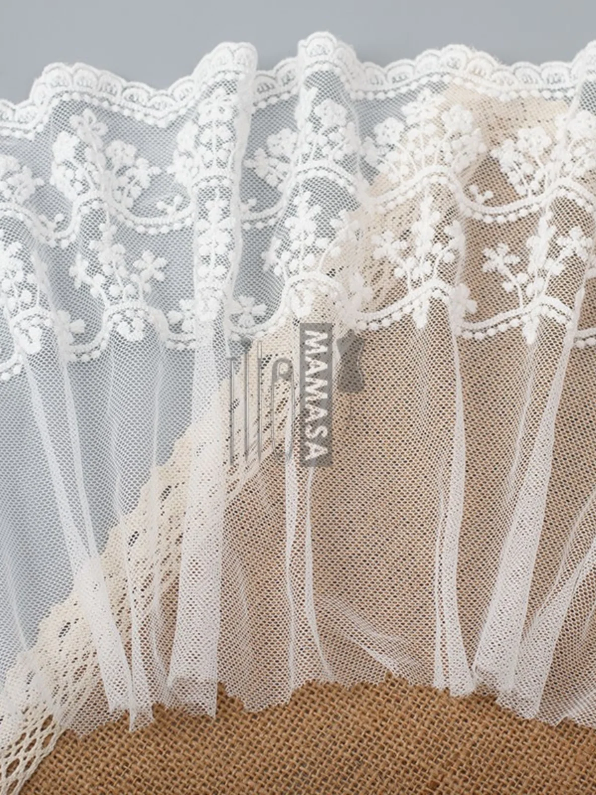 水仙花刺繍レーストリム：ワンポイント刺繍tシャツのデザインと実用性を解説