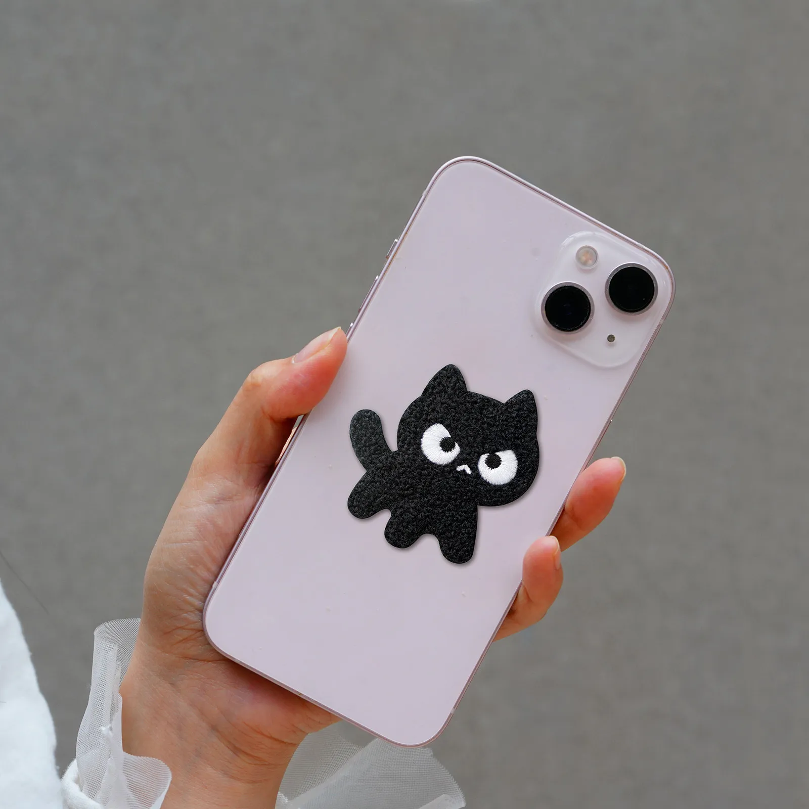 おしゃれなステッカーを選ぶときに迷うなら、この「かわいい黒猫刺繍パッチ」が答えです！